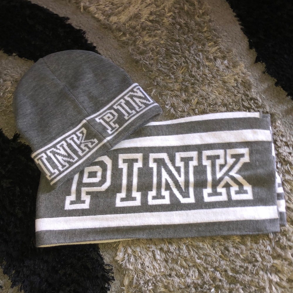 PINK scarf!